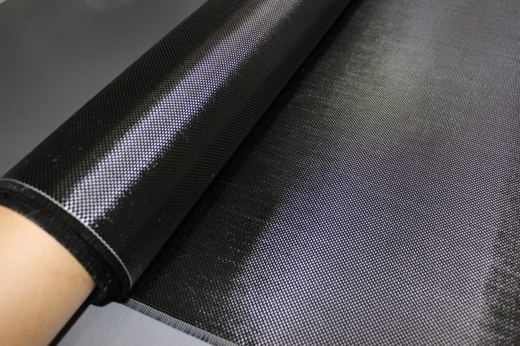 CLM-Pro-carbon-fiber-plain-240g-1